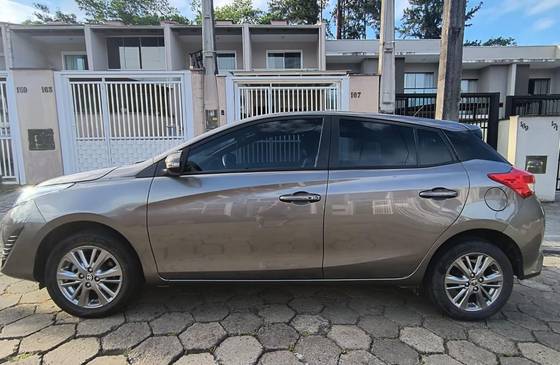 TOYOTA YARIS 1.3 16V FLEX XL PLUS TECH MULTIDRIVE